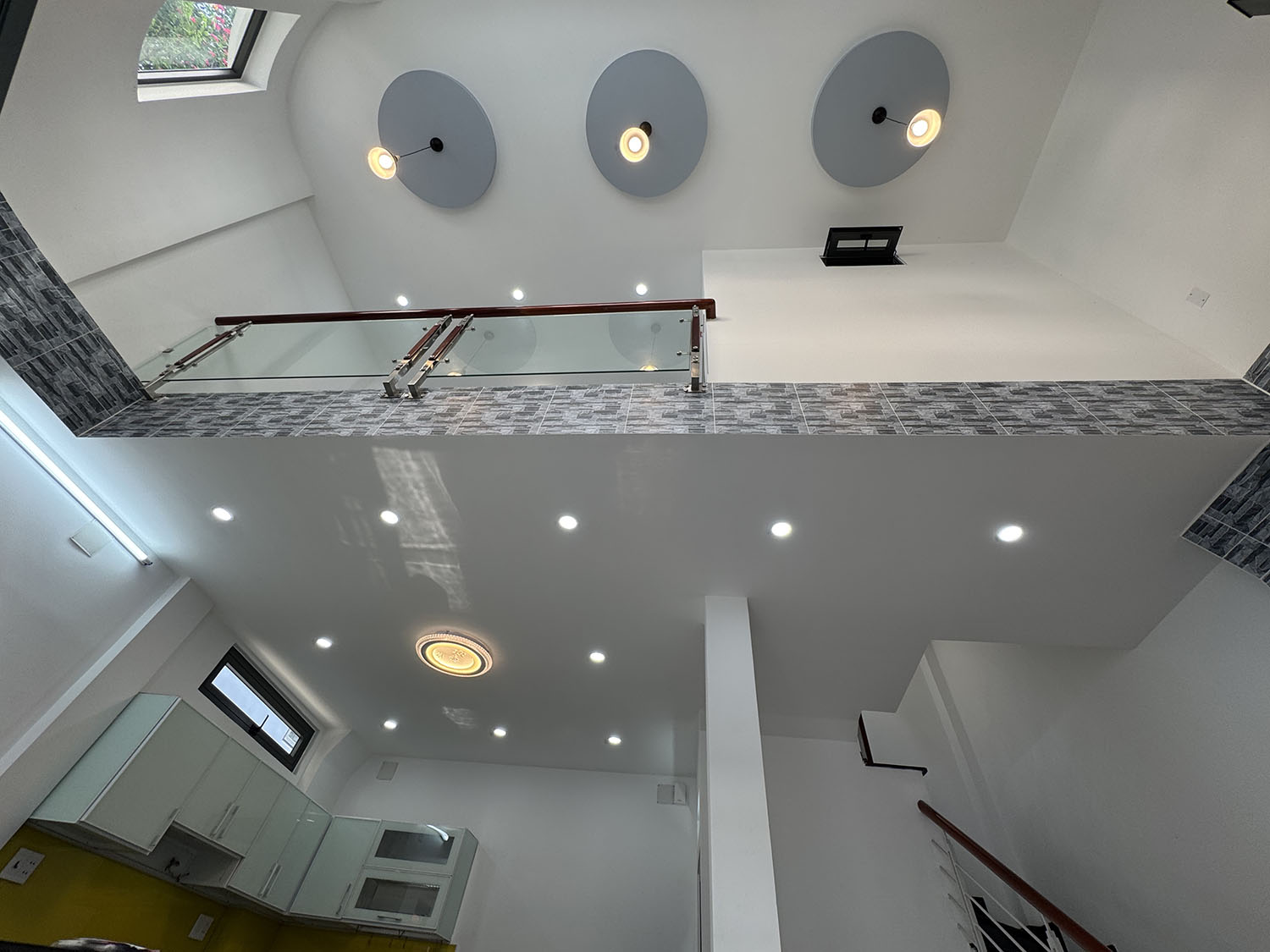 Siêu phẩm biệt thự mini góc 2 mặt tiền, 3 lầu, xây mới 100%, hẻm đẹp khu cao cấp Lê Văn Sỹ, Quận 3